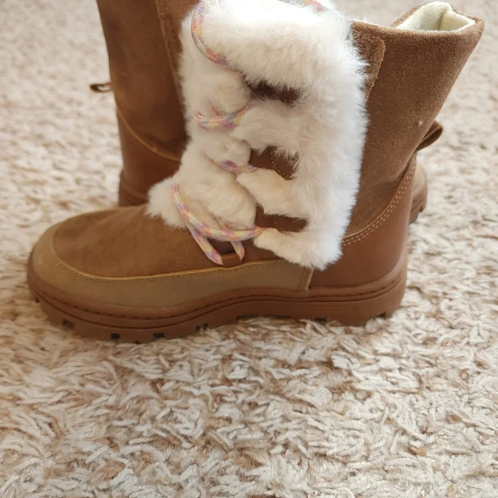 Carter's Winter Boots Girls Size 13 Brown Faux Fur Heart Trim Lug Sole